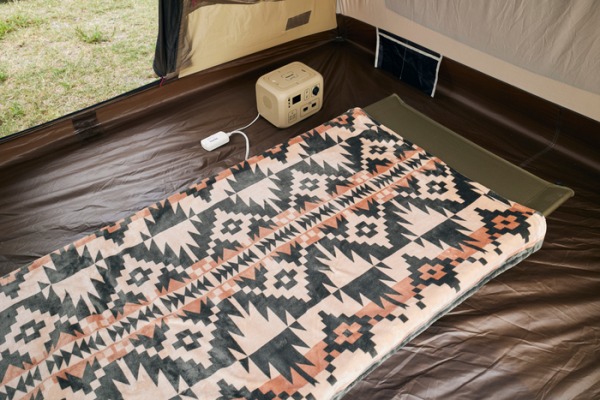 【アウトドア電気毛布】キャンプ等での使用を想定した『PowerArQ Electric Blanket』 11月2日より発売開始